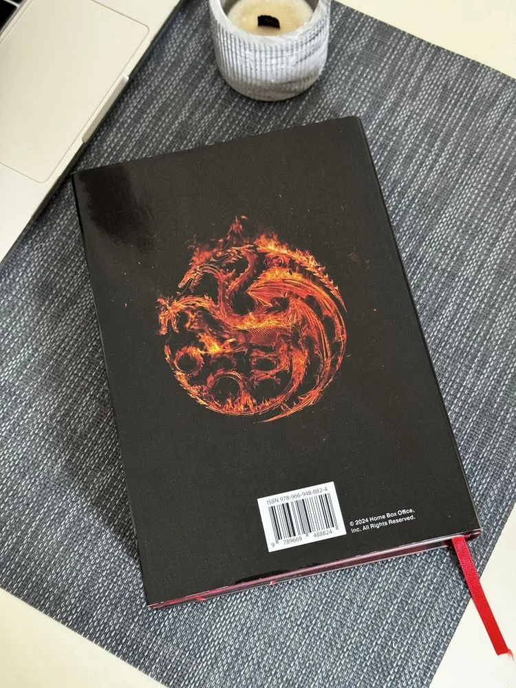 Фото 4 книги «Вогонь і кров Джорджа Р. Р. Мартіна — Історія дому Таргарієнів», Тернопіль (4 з 8)