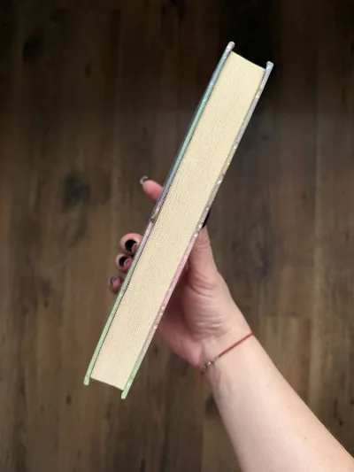 Фото 3 книги «Тисяча памʼятних поцілунків», Київ (3 з 3)